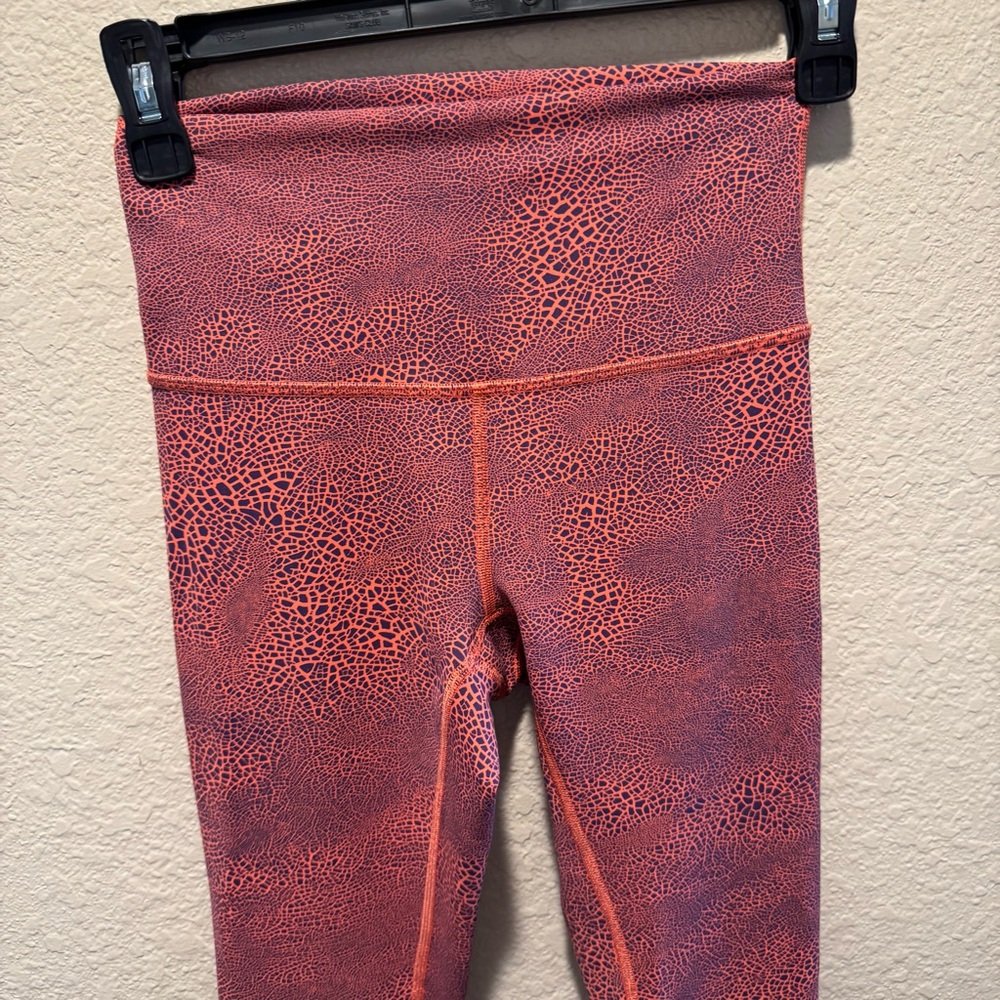 Lululemon size 4 Wunder Train High Rise Orange Crackle 23” - Picture 4 of 9